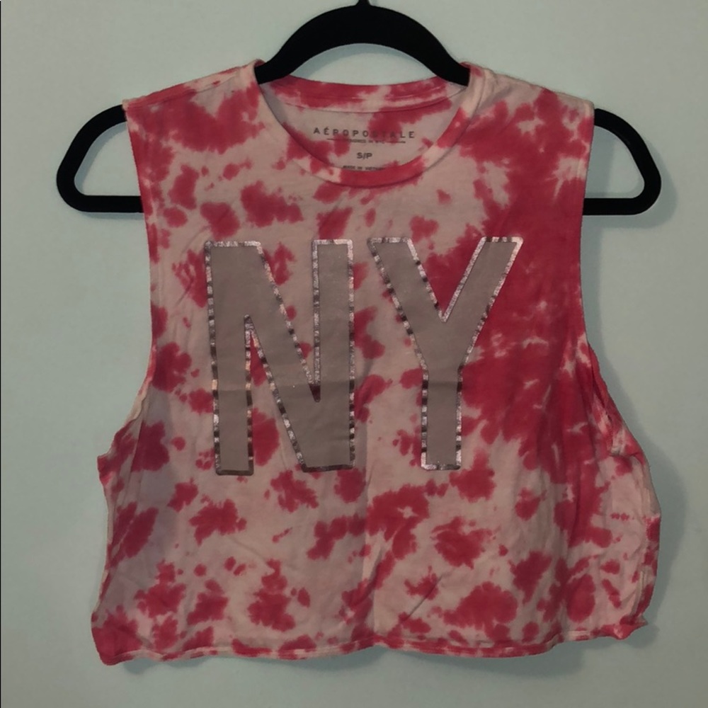 Crop top sleeveless tee
